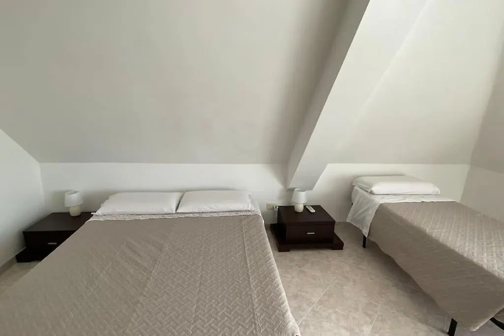 Apartament Sibilla Tiburtina House Attico Roma Con Parcheggio 0*, Rzym Włochy